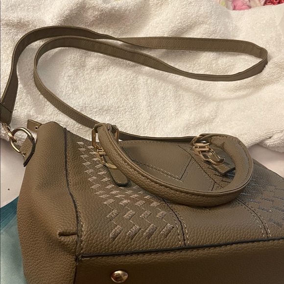 Elegant Handbag - Picture 5 of 5